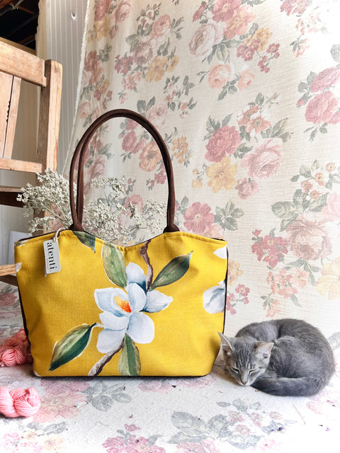 Magnolia Lolita, Handbag & Matching Pouch